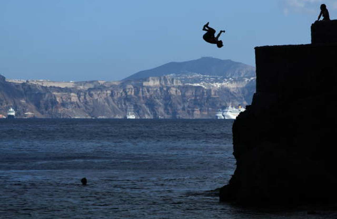 How-to-Island-Hop-in-Greece