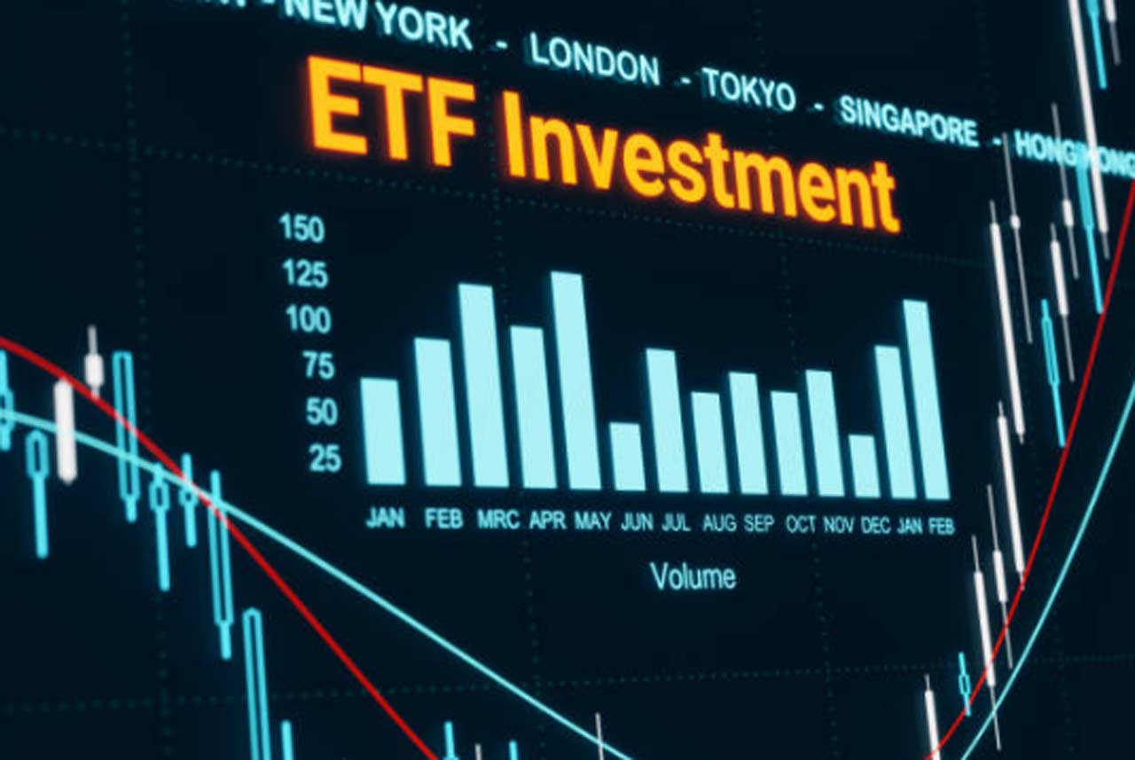 The Impact of Fund Size on Index Funds and ETFs