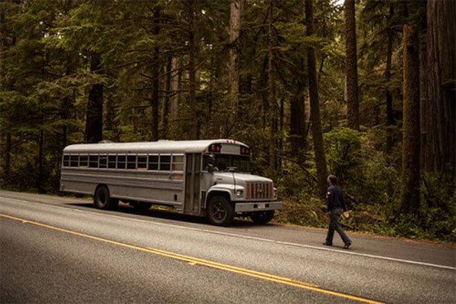 Studen Turns an Old School Bus into a Cozy Mobile Home