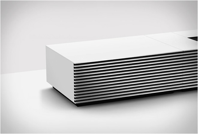 SONY INTRODUCING 4K ULTRA SHORT THROW PROJECTOR