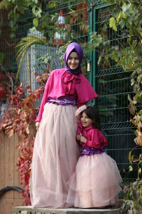 42+ Photos of Beautiful Hijab Girls With Their Cute Kids