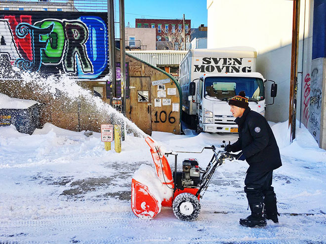 Incredible Photographs of New York City Winter Storm 2016 - a