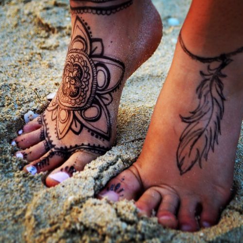 latest simple mehndi designs for feet