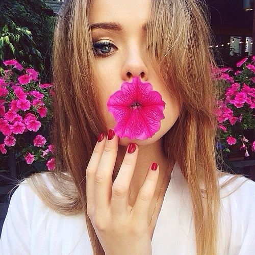 50 Cute Selfie Poses For Girls Ideas And Tips For Instagram User 2023