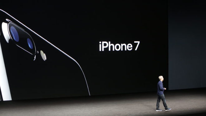 iPhone 7 Is Finally Launched! It’s Waterproof, Dual Lens Camera And No ...