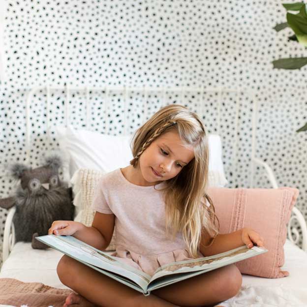 How-to-Create-a-Little-Girls-Dream-Room-with-Removable-Wallpaper