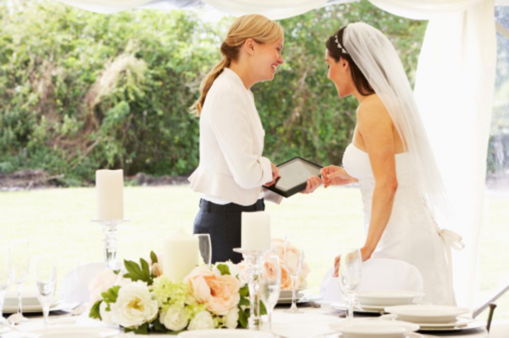 How to Become a Wedding Planner?