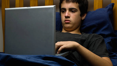 Teenagers using screens before bed adds an extra half an hour before they are able to fall asleep, study finds