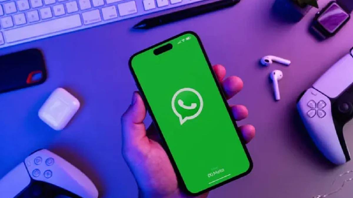 WhatsApp to release custom sticker maker for iPhone users