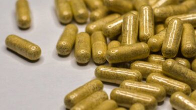 Exploring-Kratom's-Uses,-Side-Effects,-and-More