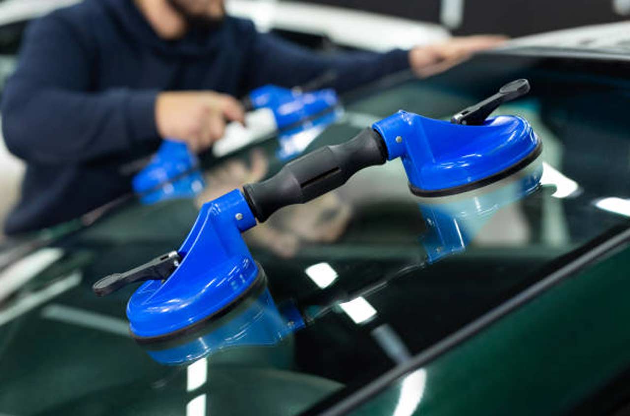 Balancing-Cost-and-Quality-for-Your-Windshield-Replacement