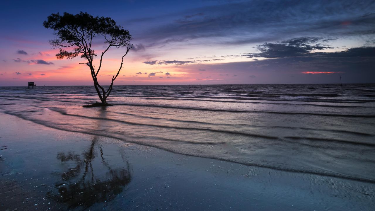 Beach Captions for Nighttime Views